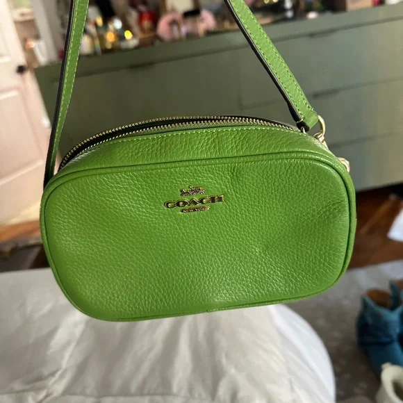 Coach Vibrant Green Leather tiny shoulder bag - Picture 2 of 11